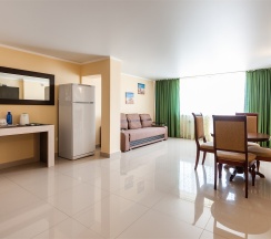 Семейный номер на трех-четырех гостей с большой террасой и видом во двор (корпус К) в Оптимист