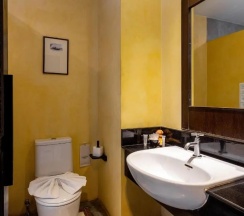 Двухместный номер Deluxe с видом на город (двуспальная кровать) в Phuketa Hotel Phuket Town