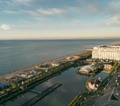 Двухместные апартаменты Deluxe с балконом и с видом на море (двуспальная кровать) в Апартаменты Grand City Batumi