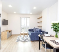 Номер Superior в Квартира на сутки Маяк Минск Метро 5 мин Wi-Fi Кондиционер Кухня объединена с жилой зоной Отдельная спальня Отчётные документы