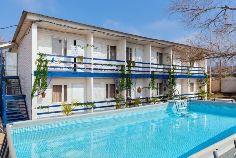 Лазаревское: Отель Речная