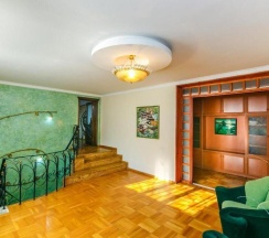 Коттедж с 4 комнатами в Baku Nizami Street Triplex 4 bedroom