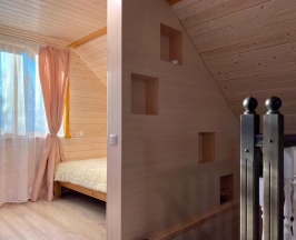 Коттедж с красивым видом из окна в У Ясеня