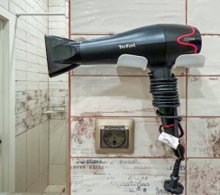 Двухместный номер с мини-кухней, двуспальной кроватью и ванной комнатой. в Goldie Home