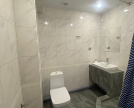 Четырёхместный номер Comfort с 2 комнатами с балконом и с красивым видом из окна в Галкино