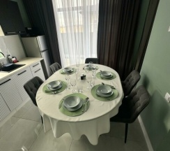 Уважаемые гости! Хотите отдохнуть семьей, компанией или поработать в тихой обстановке на свежем воздухе с видом на горы и лес? в Гостевой дом