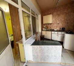 Трехместный номер с двуспальной и односпальной кроватями в Самсар