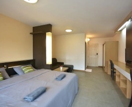 Номер Deluxe в LOFT Salaya