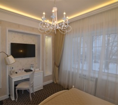 Junior в Hotel voyage
