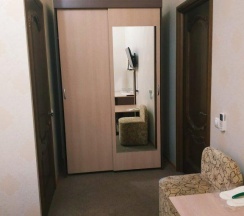 Номер эконом с 1 двуспальной кроватью (с завтраком, без окна) в Гармония