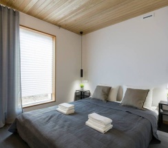 Двухместный коттедж двуспальная кровать в Family Barn Karvala