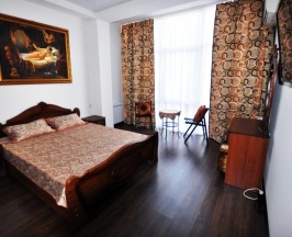 Комната улучшенная с 1 двуспальной кроватью в Sochi VIP house