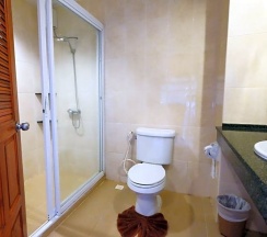 Двухместный номер Deluxe с видом на бассейн двуспальная кровать в Phu View Talay Resort