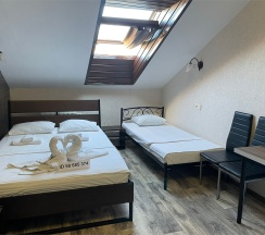 Семейный трехместный номер (5 этаж без лифта) в Everest