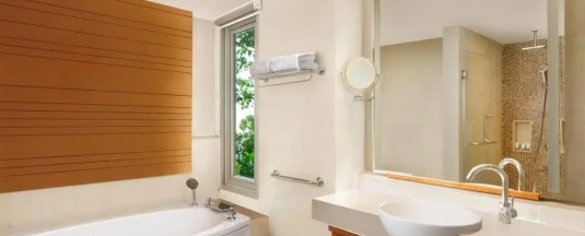 Четырёхместный номер Guest oceanfront в The Westin Siray Bay Resort & Spa, Phuket
