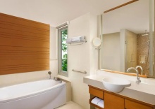 Номер Guest oceanfront в The Westin Siray Bay Resort & Spa, Phuket