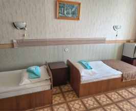 Двухместный номер эконом в блоке с общей ванной, с балконом в Патриот