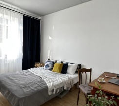 Апартаменты Comfort с 3 комнатами с видом на город в Апартаменты WHITE APARTMENT рядом с центром