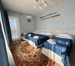 Четырехместный Стандарт с балконом "Богудония" в Крыжовник