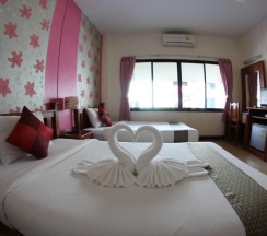 Двухместный номер Deluxe 2 отдельные кровати в My Place @ Surat Hotel