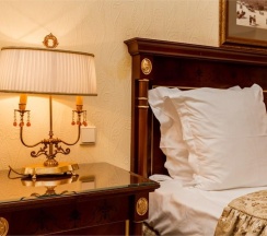 Номер делюкс в Petroff Palace
