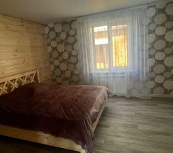 Коттедж с красивым видом из окна в Оазис