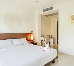 Двухместный номер Deluxe Pool View двуспальная кровать в L'esprit de Naiyang Beach Resort
