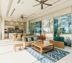 Вилла с 2 комнатами с красивым видом из окна в Splash Beach Villa Resort
