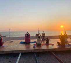 Двухкомнатный номер на трех-четырех гостей с видом во двор (корпус К) в Оптимист