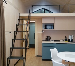 Четырёхместный Барнхаус с видом на озеро в ЭкоPort на Отрадном