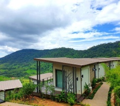 Двухместная вилла Superior с видом на горы двуспальная кровать в At Tree Resort