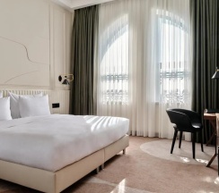 Двухместный люкс c 1 комнатой двуспальная кровать в Hotel Crowne Plaza Tashkent, an IHG Hotel