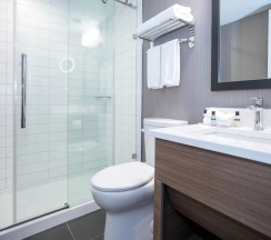 Двухместный люкс Standard двуспальная кровать в Sandman Signature Calgary Downtown Hotel