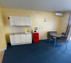 7-местные 2-комнатные апартаменты, 100 м², 3 этаж в Русское море