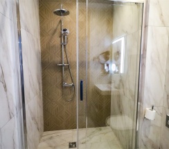 Делюкс с балконом и видом на море/горы (одна кровать 180 см, диван 120 см) 3* в Golden hills