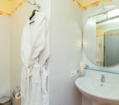 Двухместный полулюкс двуспальная кровать в Губернский