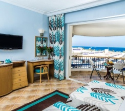 Двухместный номер Standard с видом на бассейн двуспальная кровать в Seagull Beach Resort Families & Couples Only - All Inclusive