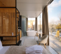 Зеркальный дом Премиум с ванной в Резиденция Северное Сияние