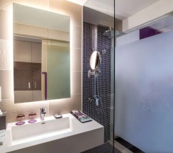 Двухместный клубный номер Privilege двуспальная кровать в Mercure Hai Phong