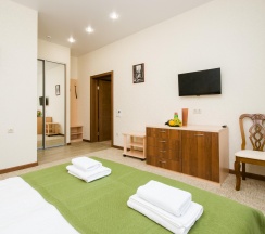 Номер люкс улучшенный с 1 двуспальной кроватью (с завтраком) в Nreef