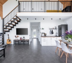 Апартаменты с 3 комнатами с балконом в Barns Village