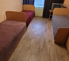 Трехместный номер с 3 односпальными кроватями в Main room
