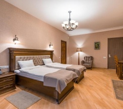 Трёхместный номер Superior в Imperial House Hotel