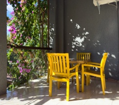 Двухместный номер Стандарт с балконом и с красивым видом из окна двуспальная кровать в Aimara