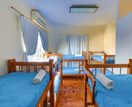 Кровать в общем номере в Beers Five Hostel