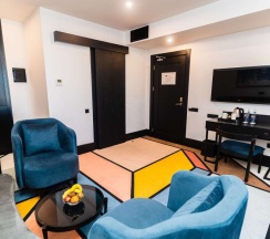 Двухместный полулюкс двуспальная кровать в Mogan hotel