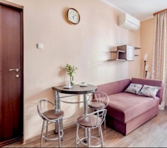 Трёхместная студия в Наш дом