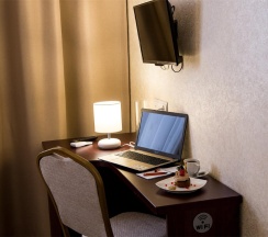 4-местный 2-комнатный номер полулюкс улучшенный в Гранат