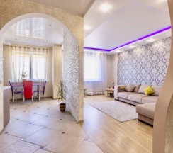 Двухместный номер Deluxe с балконом и с красивым видом из окна двуспальная кровать в Апартаменты on Repina 4 lux