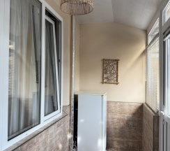 Двухместный семейный полулюкс с балконом и с видом на внутренний двор двуспальная кровать в Нартон